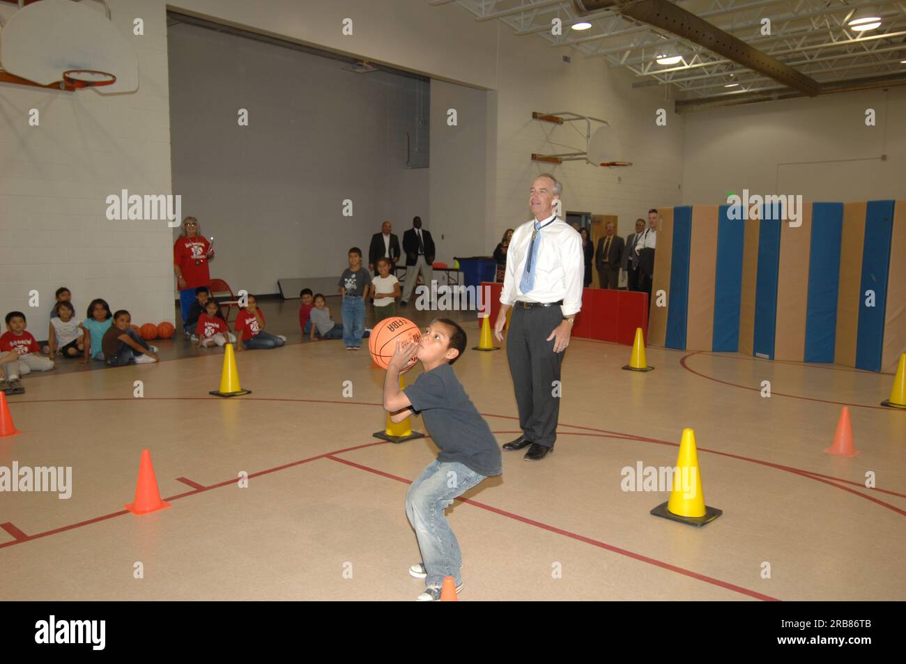 Visit of Secretary Dirk Kempthorne to the Tuba City Boarding School on