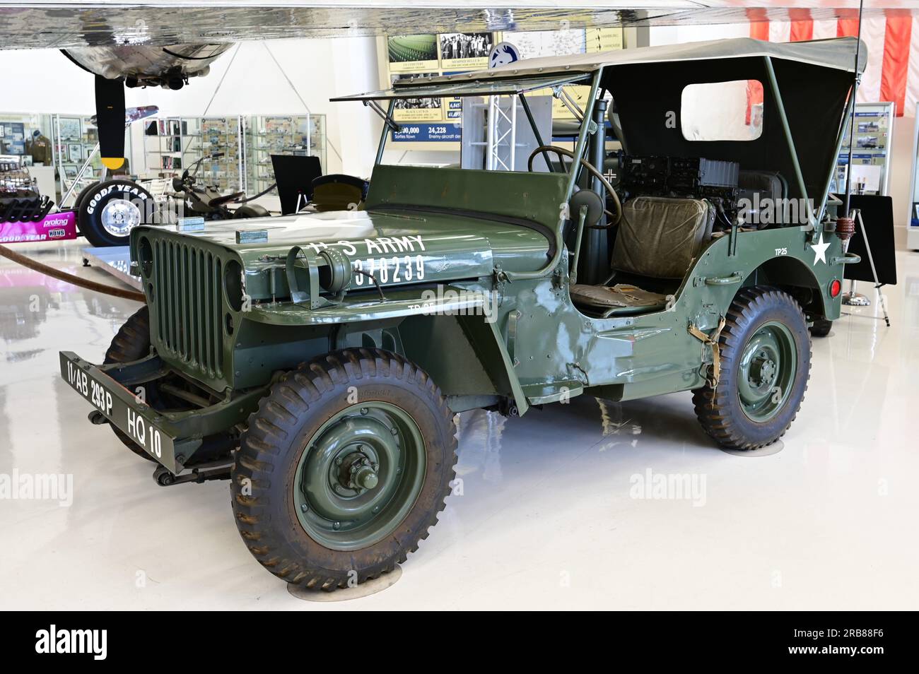 Old jeep roof hi-res stock photography and images - Alamy