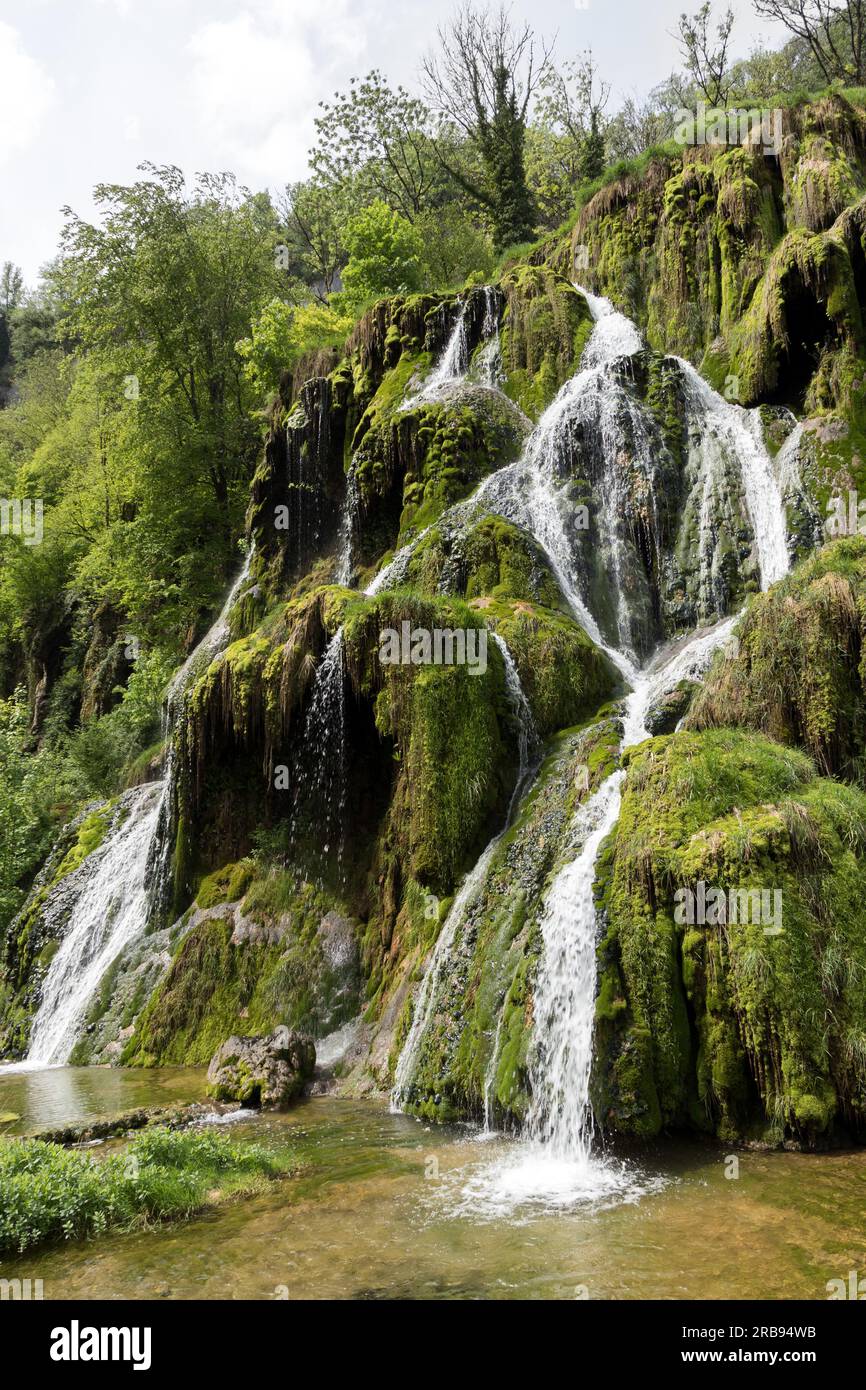Cascades de Baume-les-Messieurs, Jura, Bourgogne-Franche-Comté, France, Stock Photo