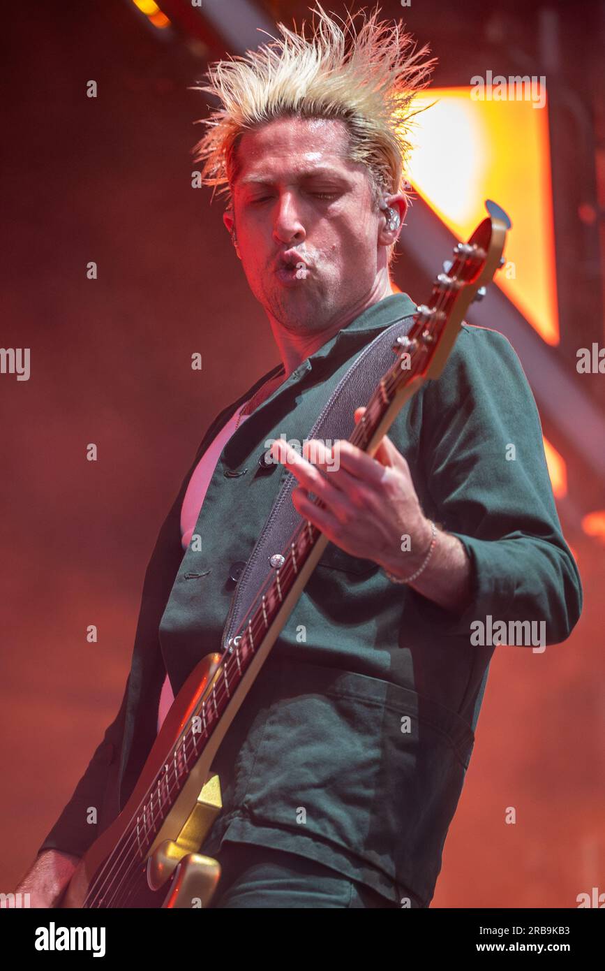 Michael shuman queens stone age hi-res stock photography and