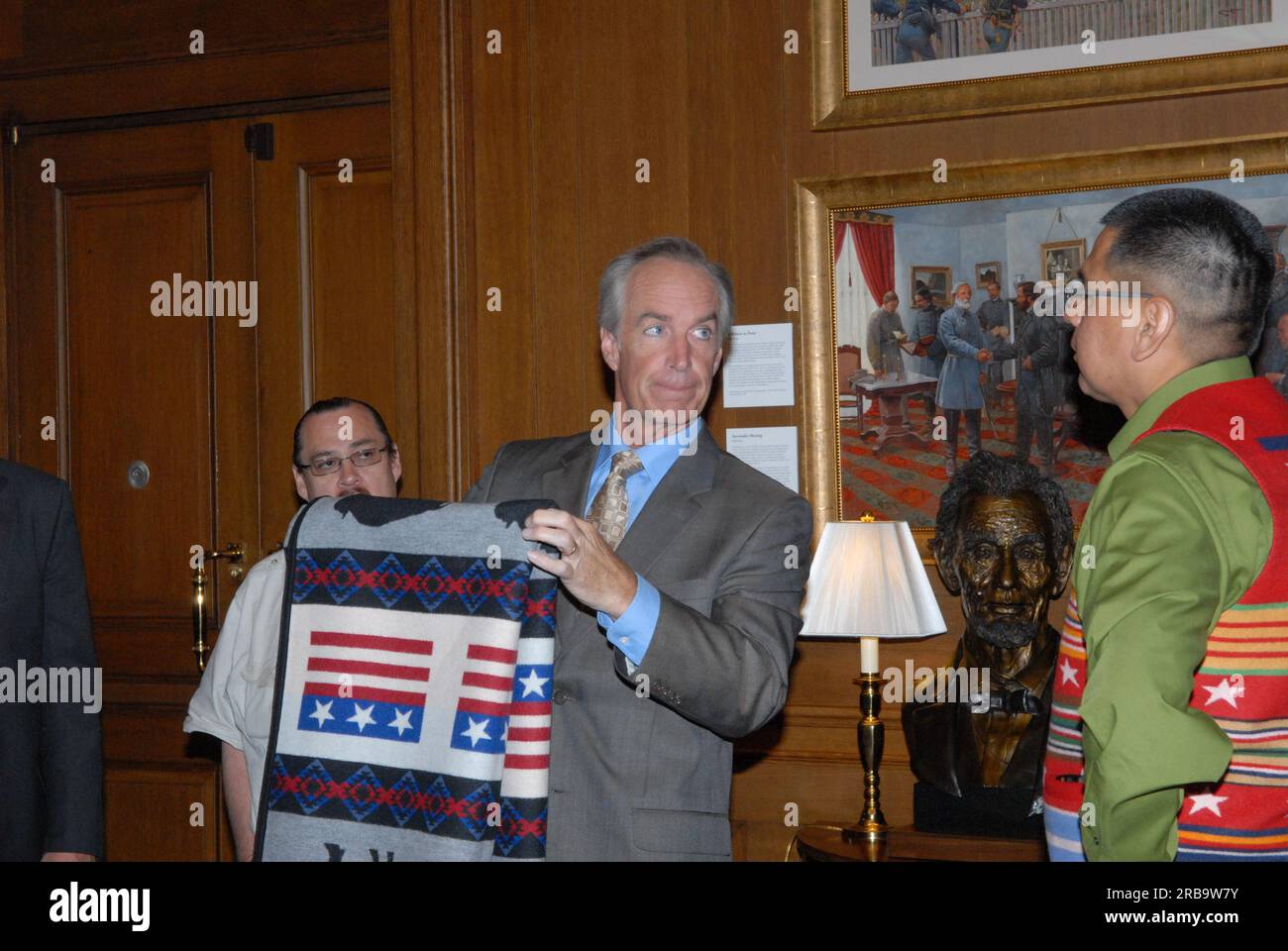 Secretary Dirk Kempthorne meeting at Main Interior with delegation led by North Dakota Governor John Hoeven and Marcus Wells, Jr., Chairman of the Three Affiliated Tribes --Mandan, Hidatsa, and Arikara Nation--of North Dakota Stock Photo