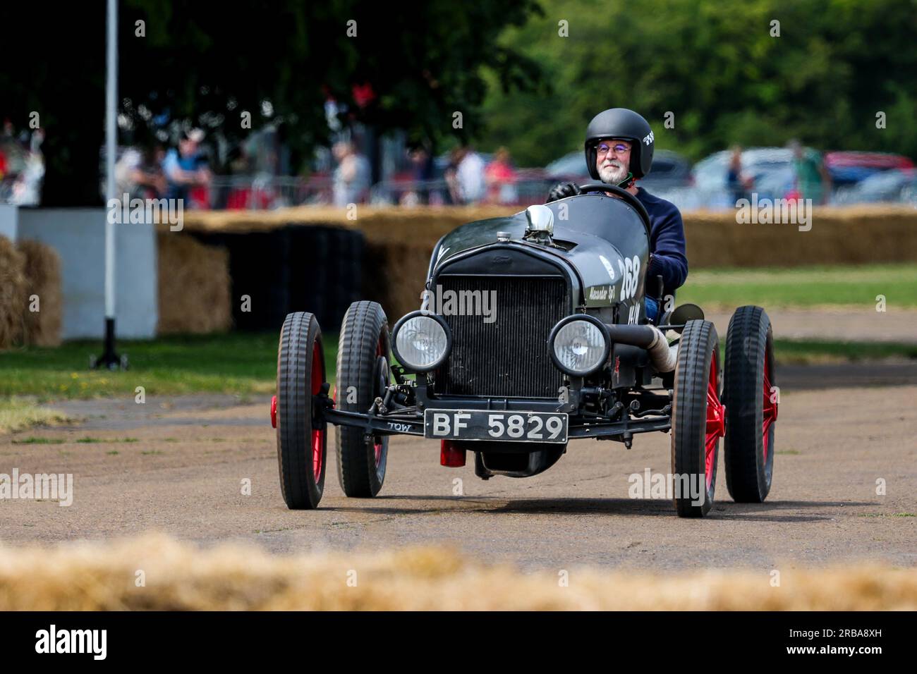1927 Model T Ford Speedster ‘BF5829’ driven around the racetrack at the