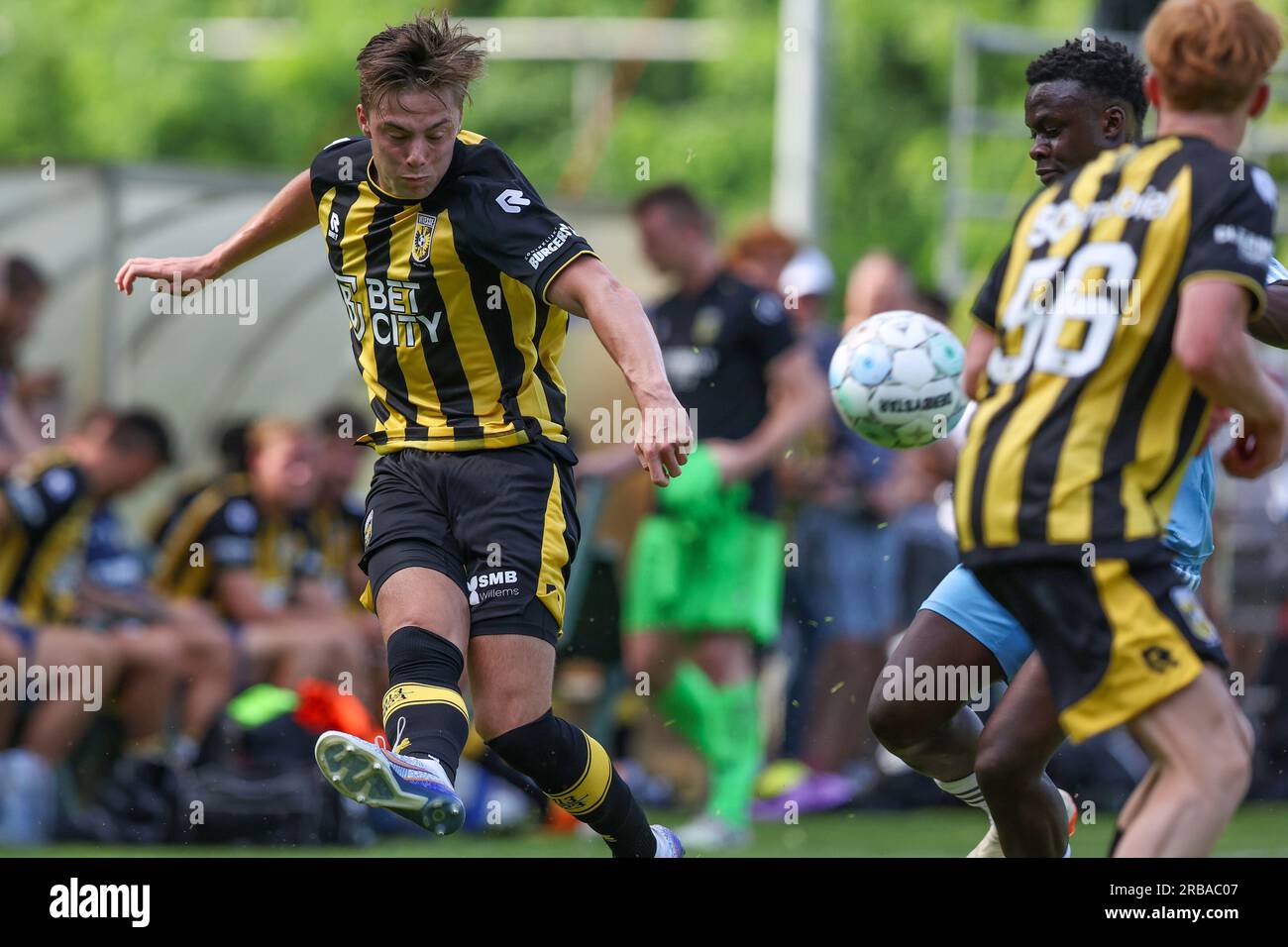 Doorwerth, Netherlands. 08th July, 2023. DOORWERTH, NETHERLANDS - JULY 8:  Giovanni van Zwam of Vitesse during the Pre-Season Club Friendly match  between DUNO and Vitesse at the Sportpark de Waaijenberg on July