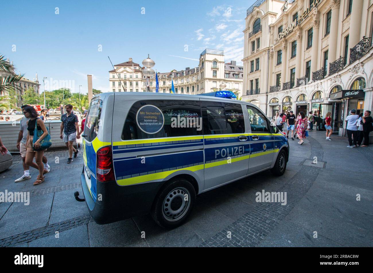 Munich, Bavaria, Germany. 8th July, 2023. Police at Munich's Stachus are now becomming commonpllace as the area has become home to sometimes hundreds of youths with migrational backgrounds engaging in violent acts, carrying weapons, dealing drugs, and harassing and robbing tourists and passers by. A study has recently been released that discusses the youth gang problem and hotspots in Munich pushing some of these people away to less-patrolled areas like Pasing, Aubing, and Laim. (Credit Image: © Sachelle Babbar/ZUMA Press Wire) EDITORIAL USAGE ONLY! Not for Commercial USAGE! Stock Photo