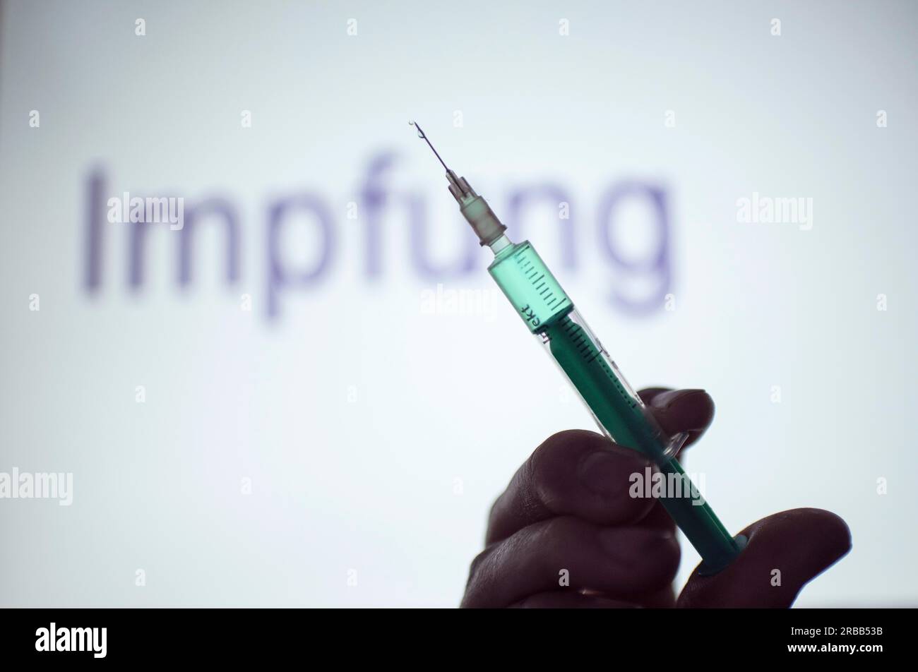 Injection cannula hi-res stock photography and images - Alamy