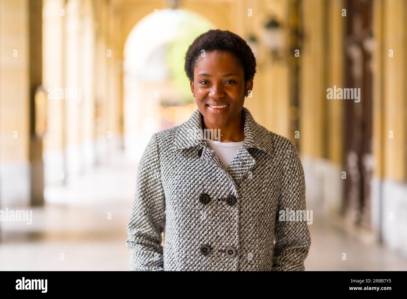 African ethnicity business woman in the city, finance woman portrait ...