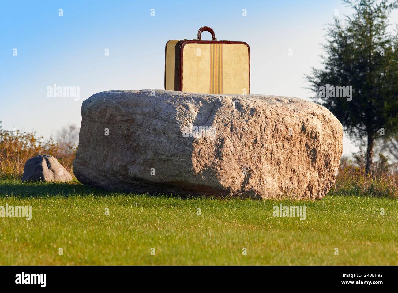 Tall boulders hi-res stock photography and images - Alamy