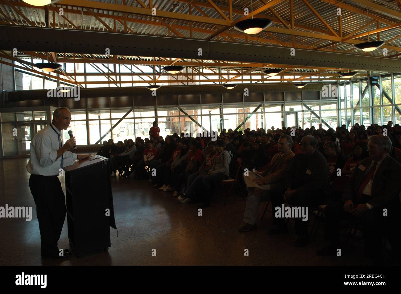 Visit of Secretary Dirk Kempthorne to the Tuba City Boarding School on