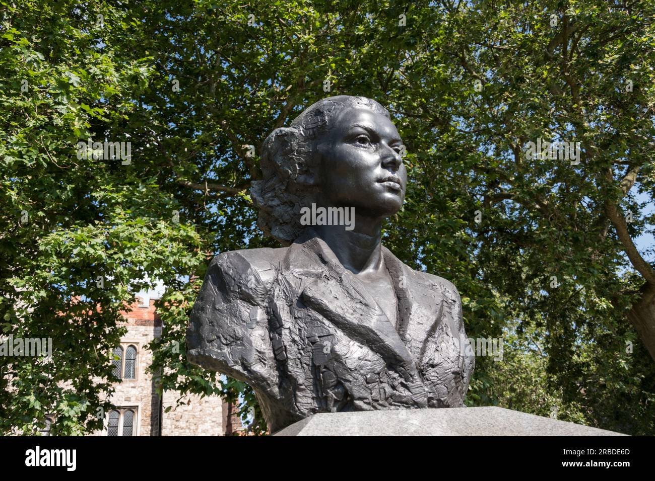 Statue commemorating Violette Szabo, and members of the SOE, on the Albert Embankment, Lambeth, London, England, U.K. Stock Photo