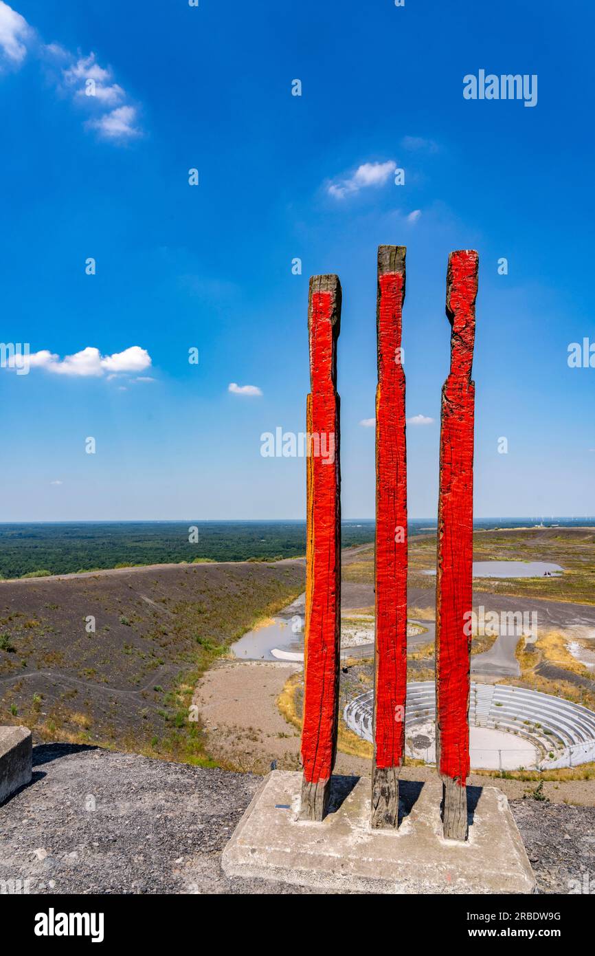 The Haniel slagheap, 185-metre-high tailings pile, at the Prosper Haniel mine, which will close in 2019, artwork Totems by sculptor Augustin Ibarrola, Stock Photo