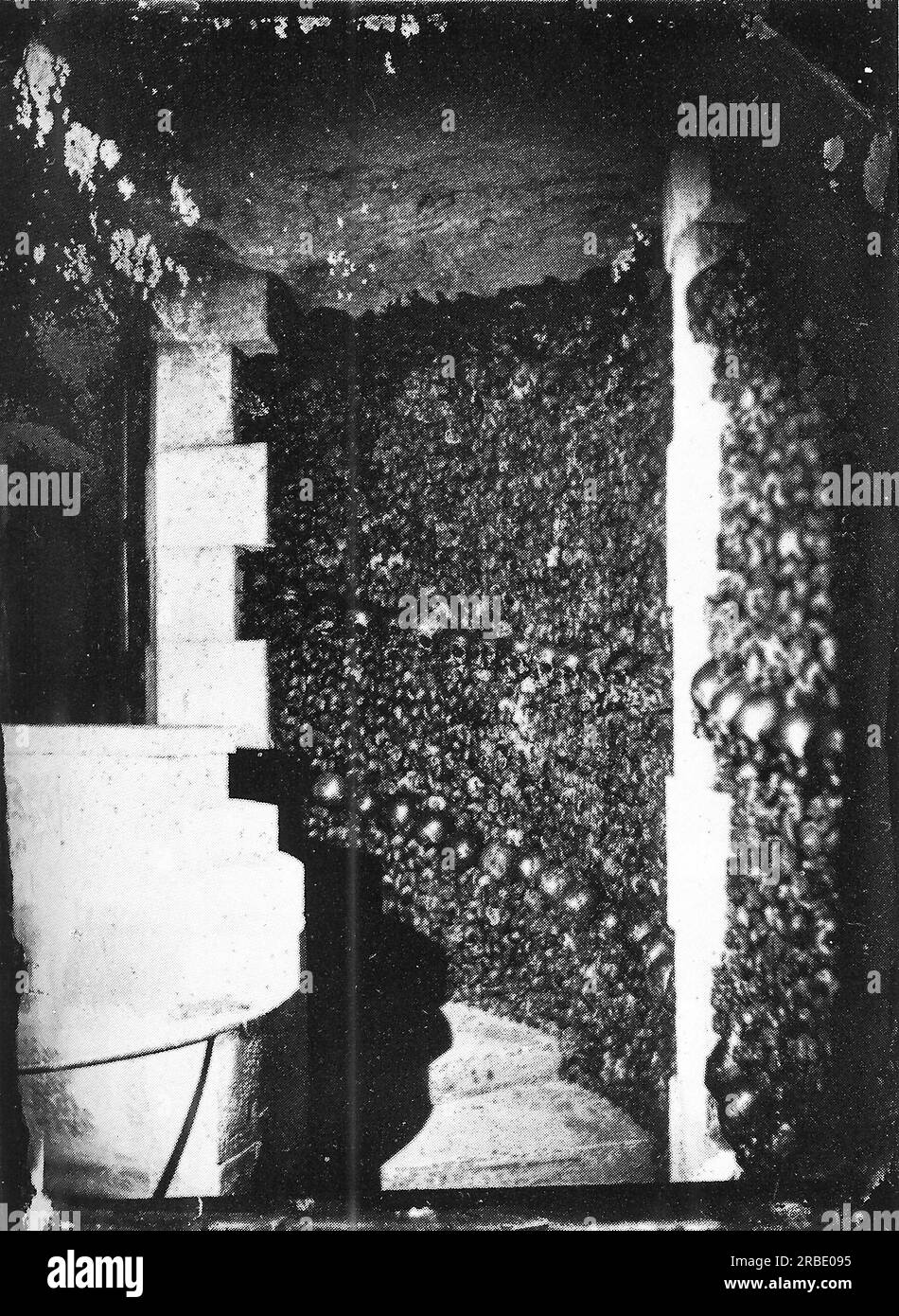 Catacombes De Paris 1861 By Felix Nadar Stock Photo Alamy catacombes-de-paris-1861-by-felix-nadar-stock-photo-alamy