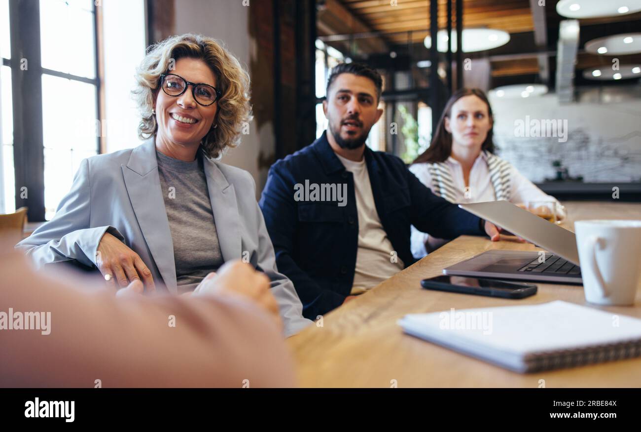 Boardroom people hi-res stock photography and images - Alamy
