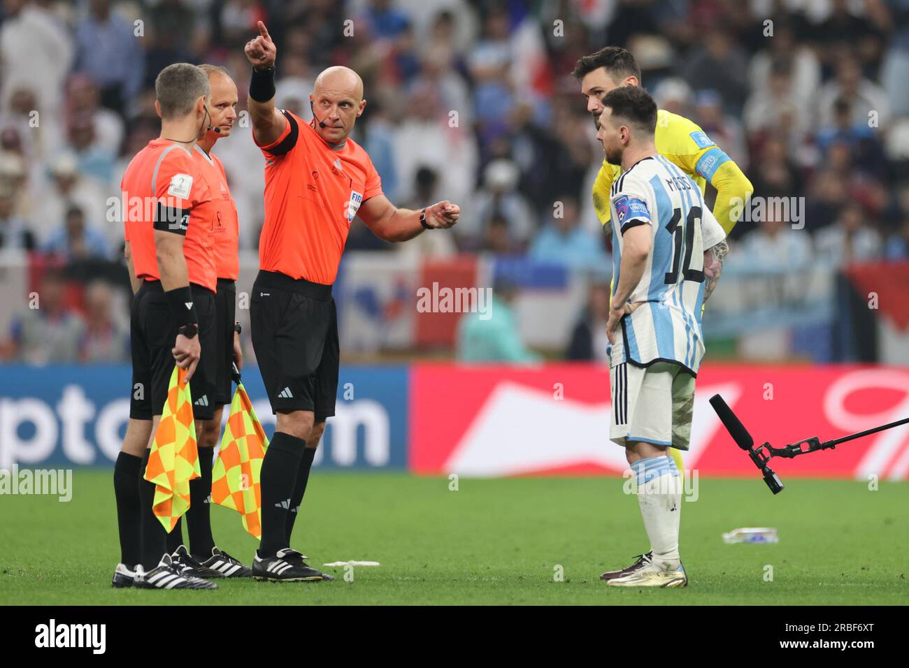 Lusail, Qatar, 18th. December 2022. The draw for penalties during the match between Argentina vs. France, Match 64, Final match of the Fifa World Cup Stock Photo