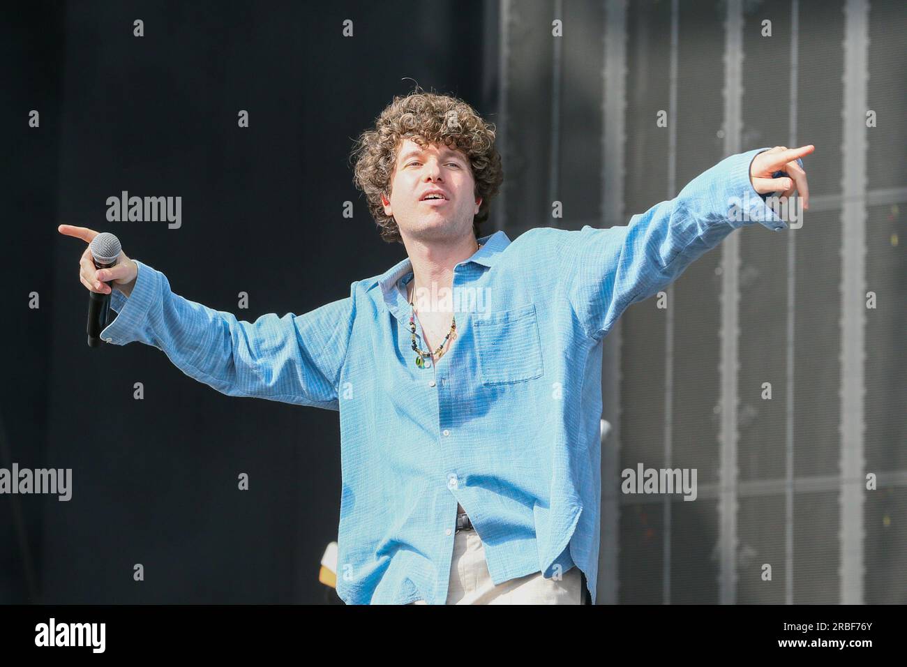 Glasgow, UK. 09th July, 2023. The Kooks are an English pop-rock band formed in 2004 in Brighton. The band consists of Luke Pritchard (vocals/rhythm guitar), Hugh Harris (lead guitar/synthesizer/bass) and Alexis Nunez (drums) and Dan Logan on bass.. Their music is primarily influenced by the 1960s British Invasion movement and post-punk revival of the new millennium. Credit: Findlay/Alamy Live News Stock Photo