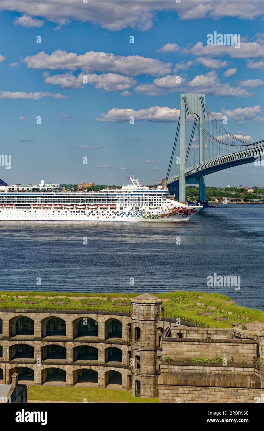 Norwegian cruise lines cruise ship hires stock photography and images Alamy
