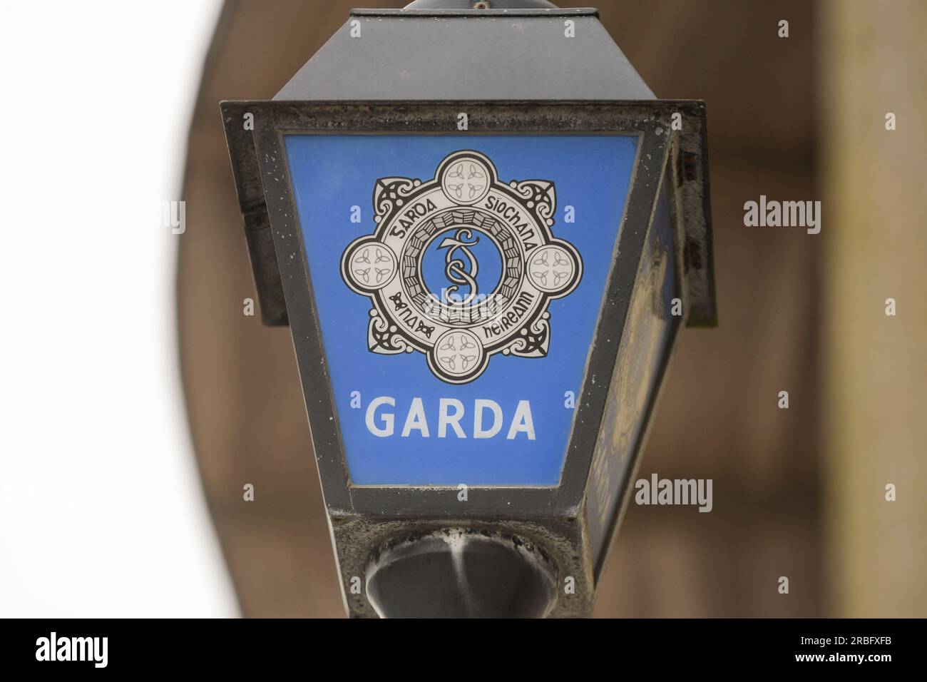 Gardai logo outside of Garda station Stock Photo