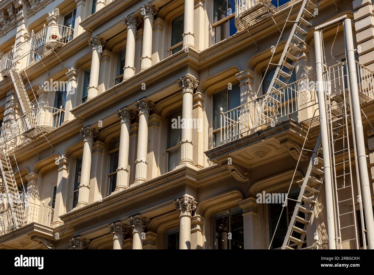 Metropolis scenes hi-res stock photography and images - Alamy