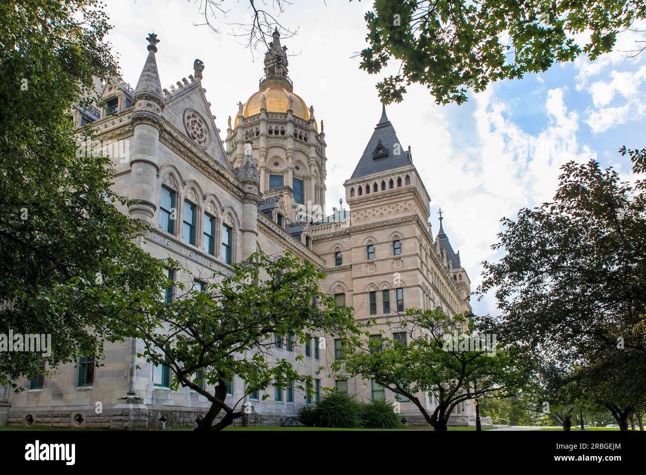 The Connecticut State Capitol building houses the Connecticut General