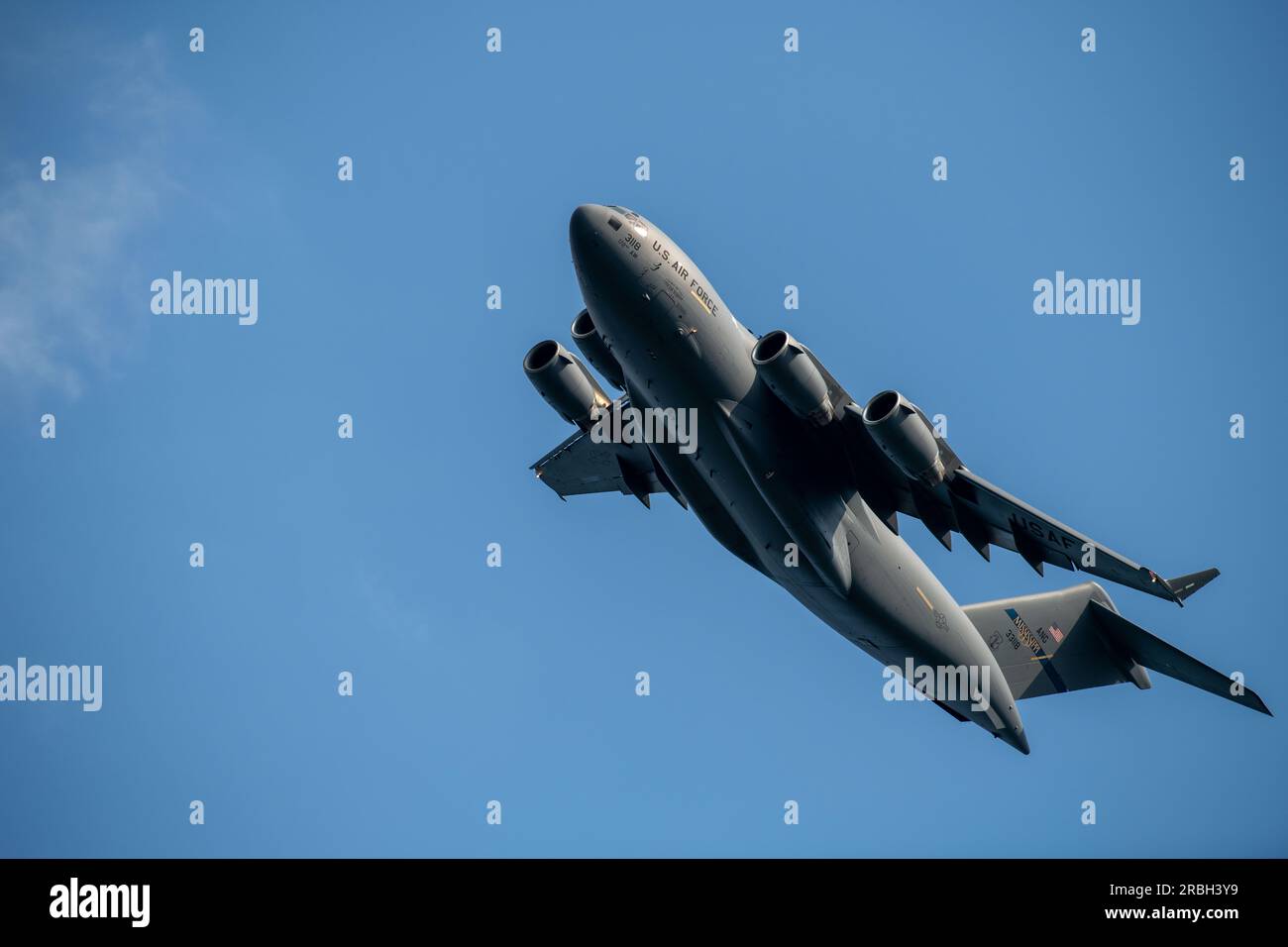 172 airlift wing hires stock photography and images Alamy