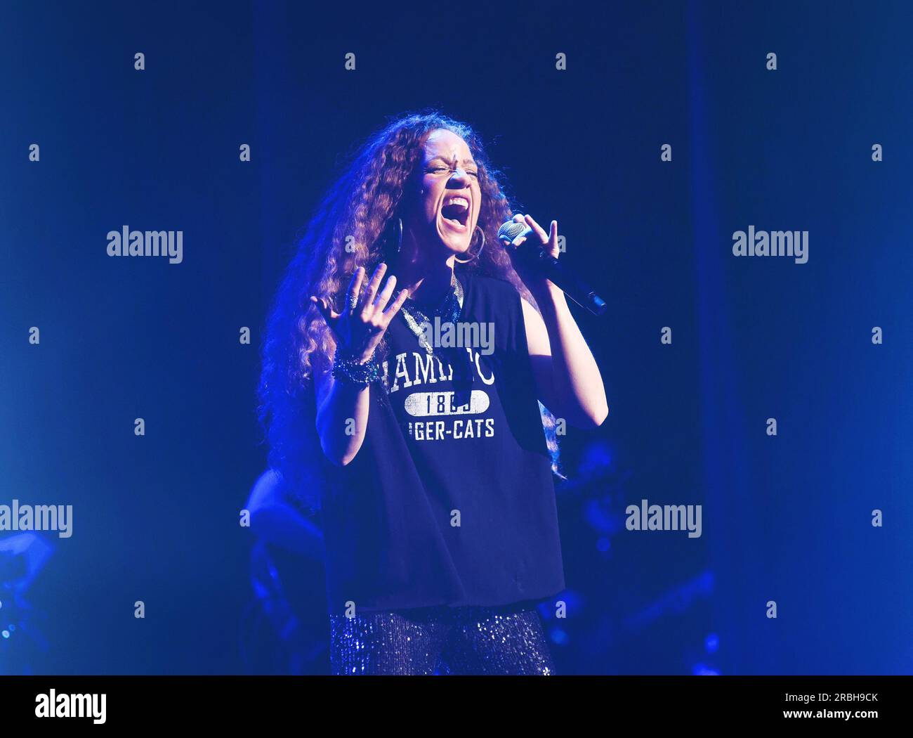 22 June 2023 Hamilton Ontario Canada. Amanda Marshall performs on stage following the release of her first album in more than 20 years at FirstOntario Concert Hall. Credit Image Brent