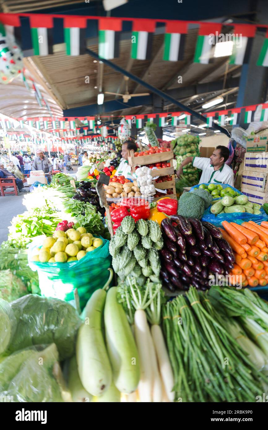 UAE, Dubai, vegetable stall at the Shindagha fruit & veg Market Stock