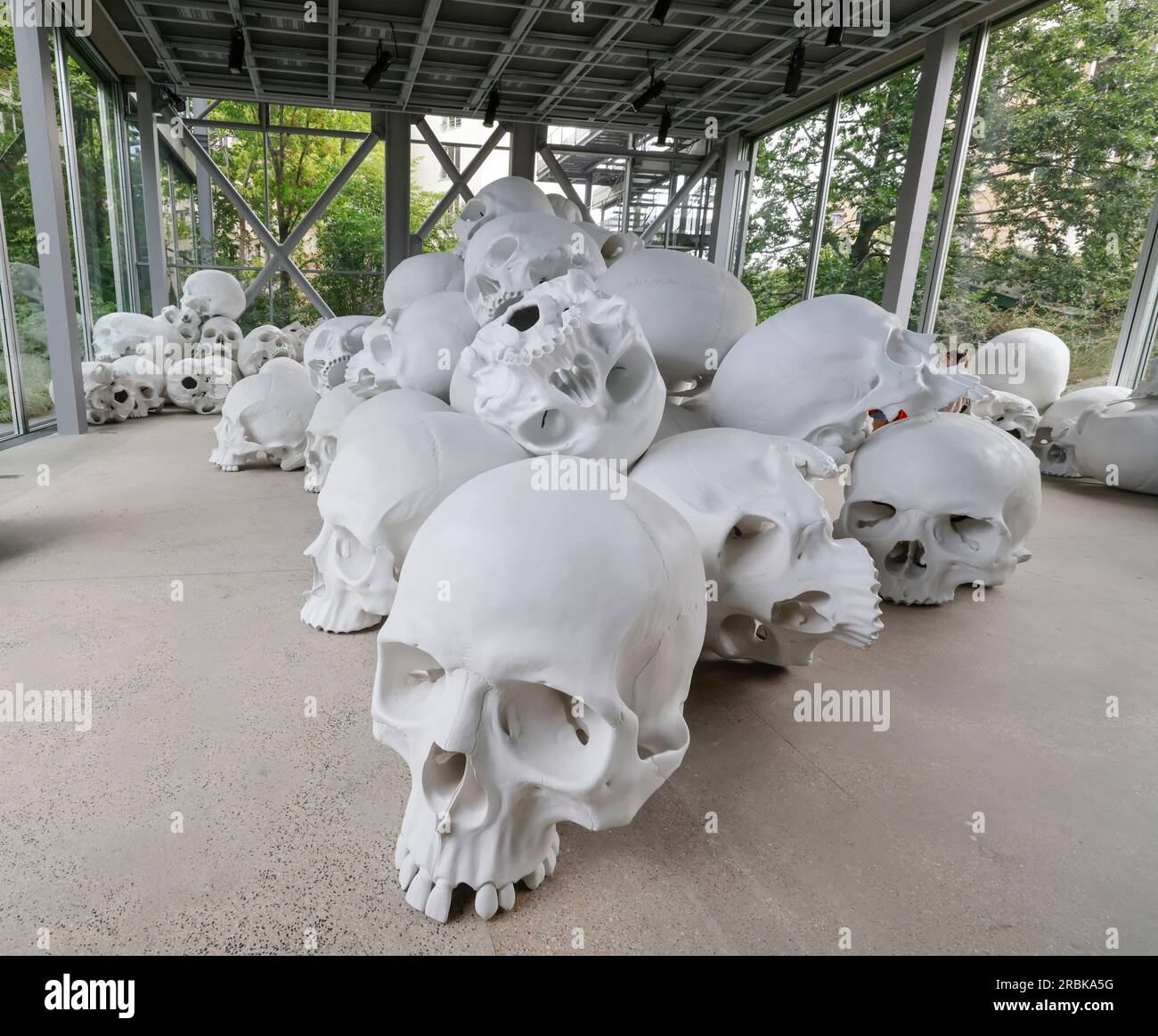 RON MUECK  AT THE FONDATION CARTIER  PARIS Stock Photo