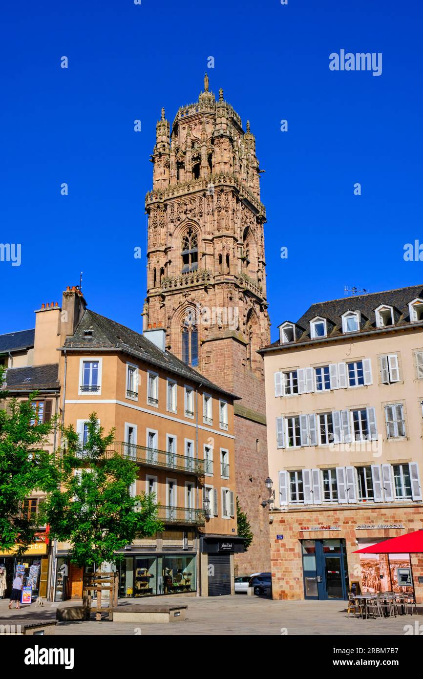France, Aveyron (12), Rodez, the gothic Notre-Dame cathedral from the ...