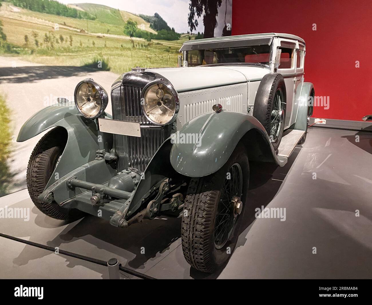 Amazing Photos of the 1931 Bentley 8-Litre Le Mans-Style Tourer | Vintage News Daily