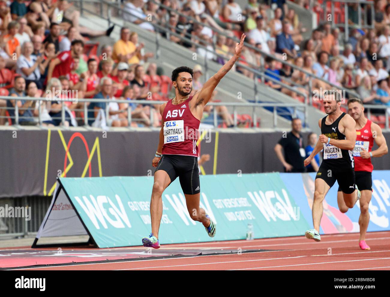 Kassel, Deutschland. 09th July, 2023. jubilation winner Joshua HARTMANN (ASV Koeln) already before the finish, finish, action, behind HUEGEN Jonas (HUGEN) (LG Stadtwerke Munchen/ 4th place) final 200m men, on 09.07.2023 German Athletics Championships 2023, from 08.07. - 09.07.2023 in Kassel/ Germany. Credit: dpa/Alamy Live News Stock Photo