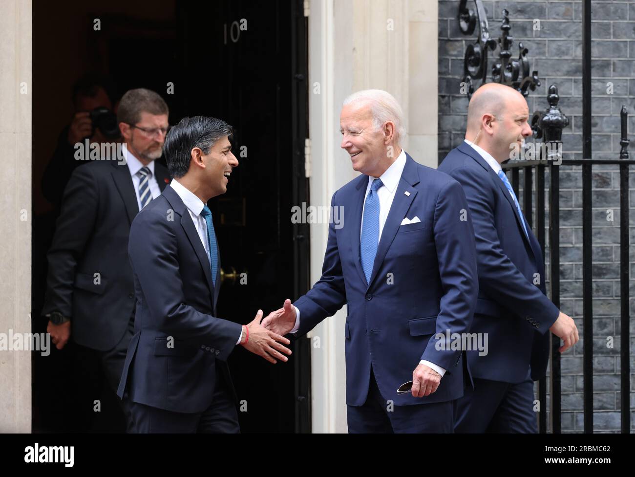 London, UK, 10th July 2023. British PM and American President Joe Biden greeted each other warmly at Downing Street this morning, despite the public disagreement within the alliance over the US's recent decision to send cluster bombs to help Ukraine. Biden was next heading off to meet King Charles at Windsor. Credit : Monica Wells/Alamy Live News Stock Photo