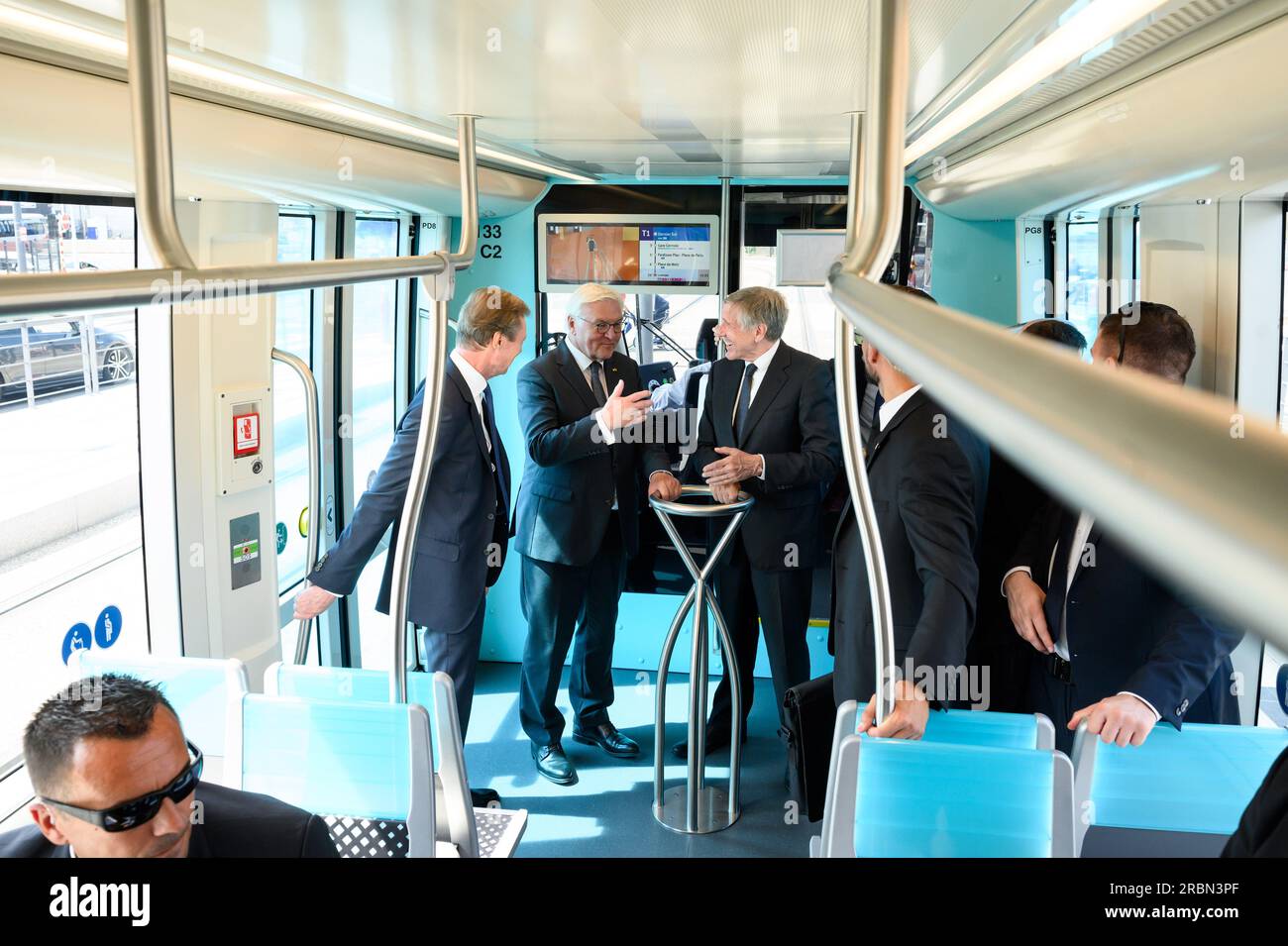 10 July 2023, Luxembourg, Luxemburg: German President Frank-Walter Steinmeier (m) rides a streetcar through Luxembourg City with Grand Duke Henri of Luxembourg (l) and Francois Bausch, Deputy Prime Minister and Minister for Mobility. President Steinmeier and his wife are in Luxembourg for a two-day official visit. Photo: Bernd von Jutrczenka/dpa Stock Photo