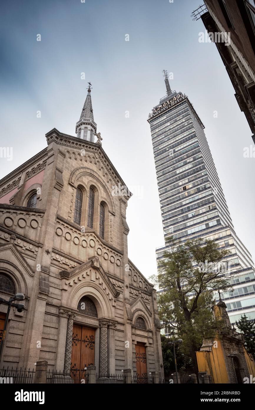 Mexico city torre latinoamericana hi-res stock photography and images ...