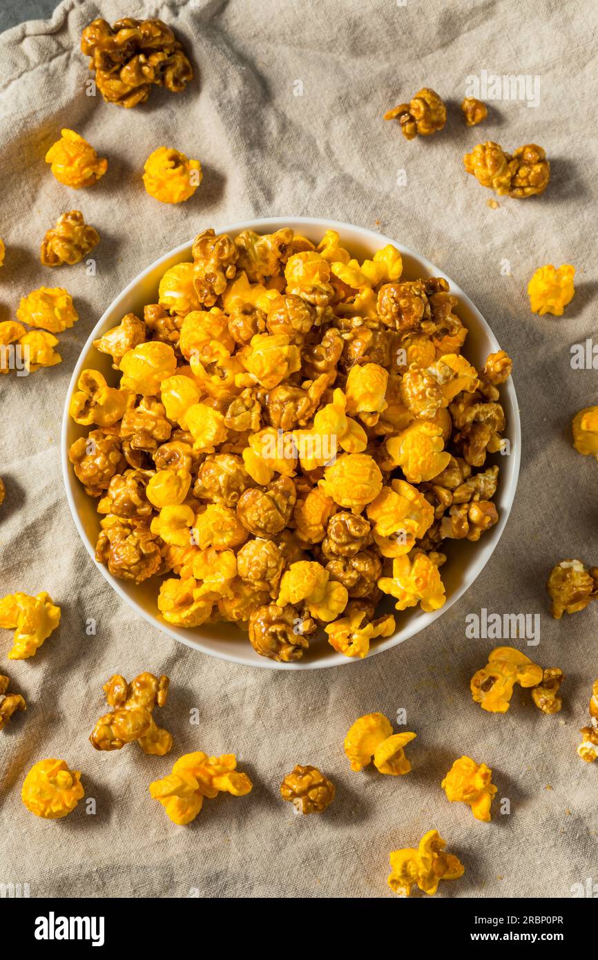 Homemade Chicago Popcorn Mix with Caramel and Cheese Pop Corn Stock