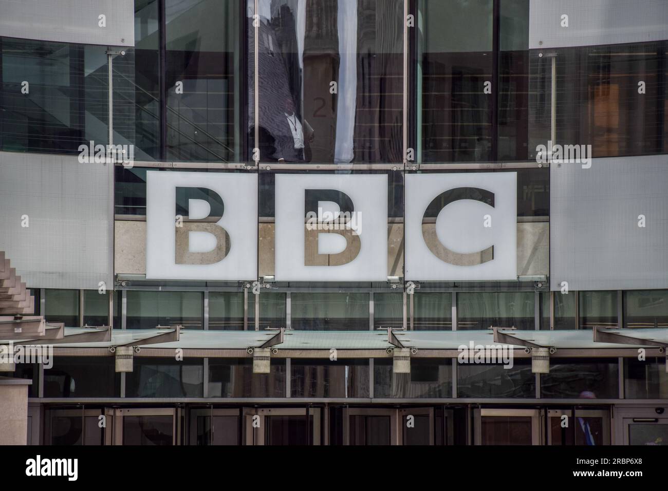 London, UK. 10th July, 2023. General view of Broadcasting House, the BBC headquarters in central London. BBC has suspended an unnamed male presenter who has been accused of paying a teenager for explicit images. Credit: SOPA Images Limited/Alamy Live News Stock Photo
