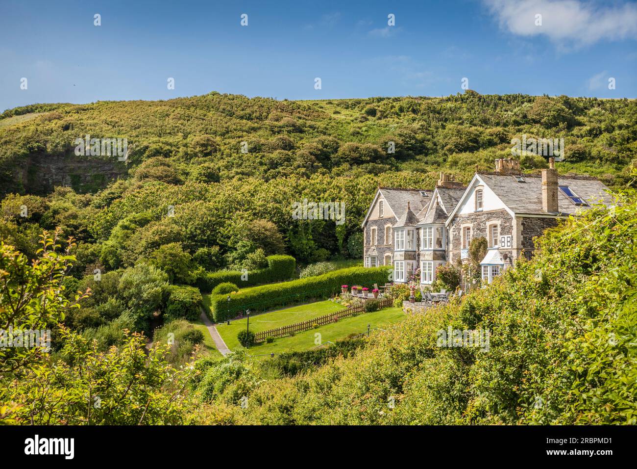 Old houses above the harbor at Port Isaac, Cornwall, England Stock