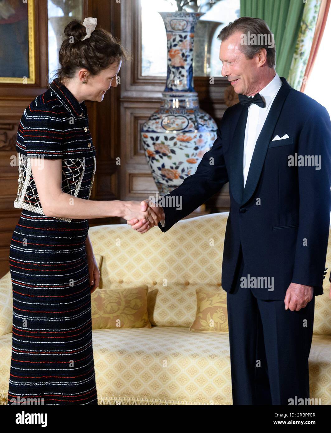 Luxemburg, Luxembourg. 10th July, 2023. Vicky Krieps (l), actress, arrives for a banquet in honor of the German President and his wife, given by Grand Duke Henri of Luxembourg (r) and the Grand Duchess at the Grand Ducal Palace. President Steinmeier and his wife are in Luxembourg for a two-day official visit. Credit: Bernd von Jutrczenka/dpa/Alamy Live News Stock Photo