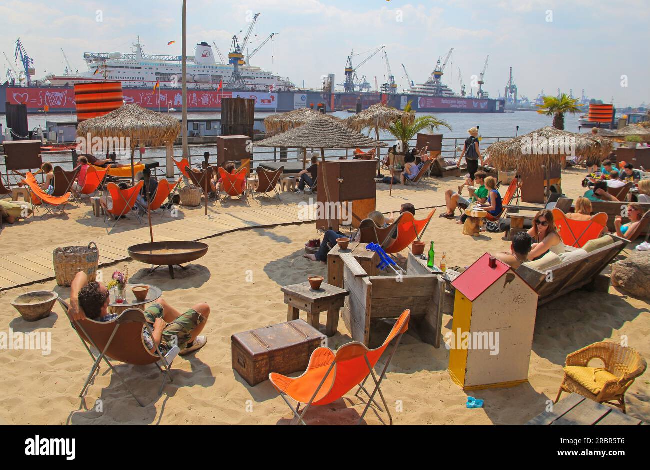 Hamburg strand hi-res stock photography and images - Alamy