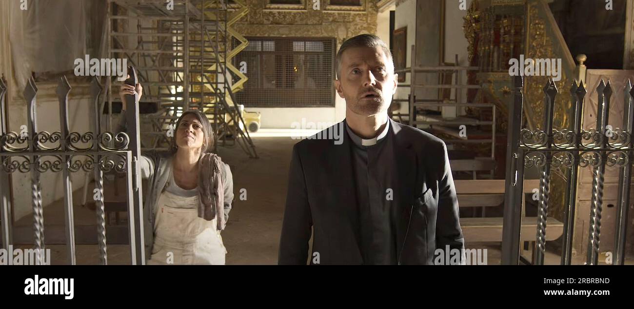 THE MAN FROM ROME, (aka LA PIEL DEL TAMBOR), from left: Alicia ...