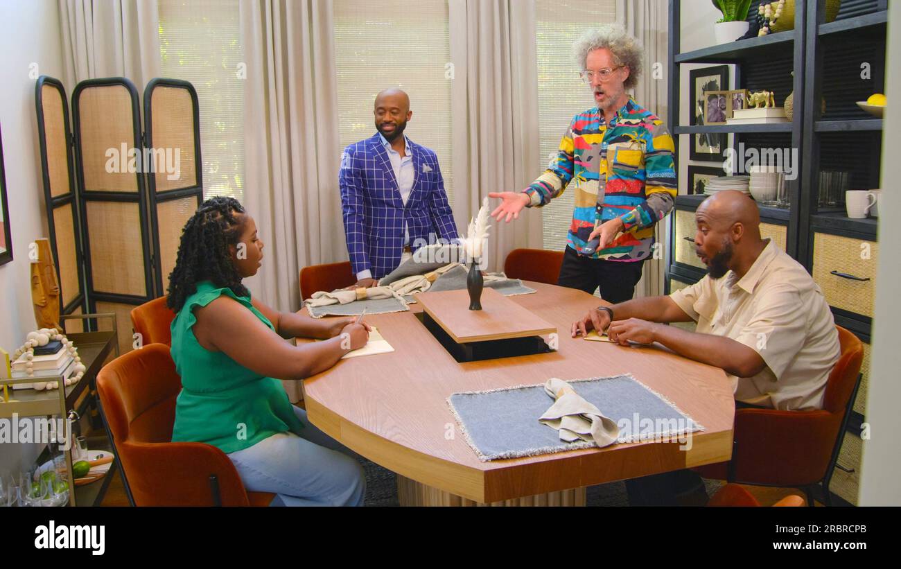 HACK MY HOME, center standing: Mikel Welch, Brooks Atwood, (Season 1