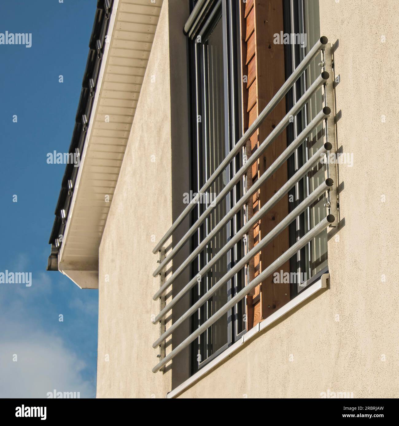 Modern residential facade hi-res stock photography and images - Alamy
