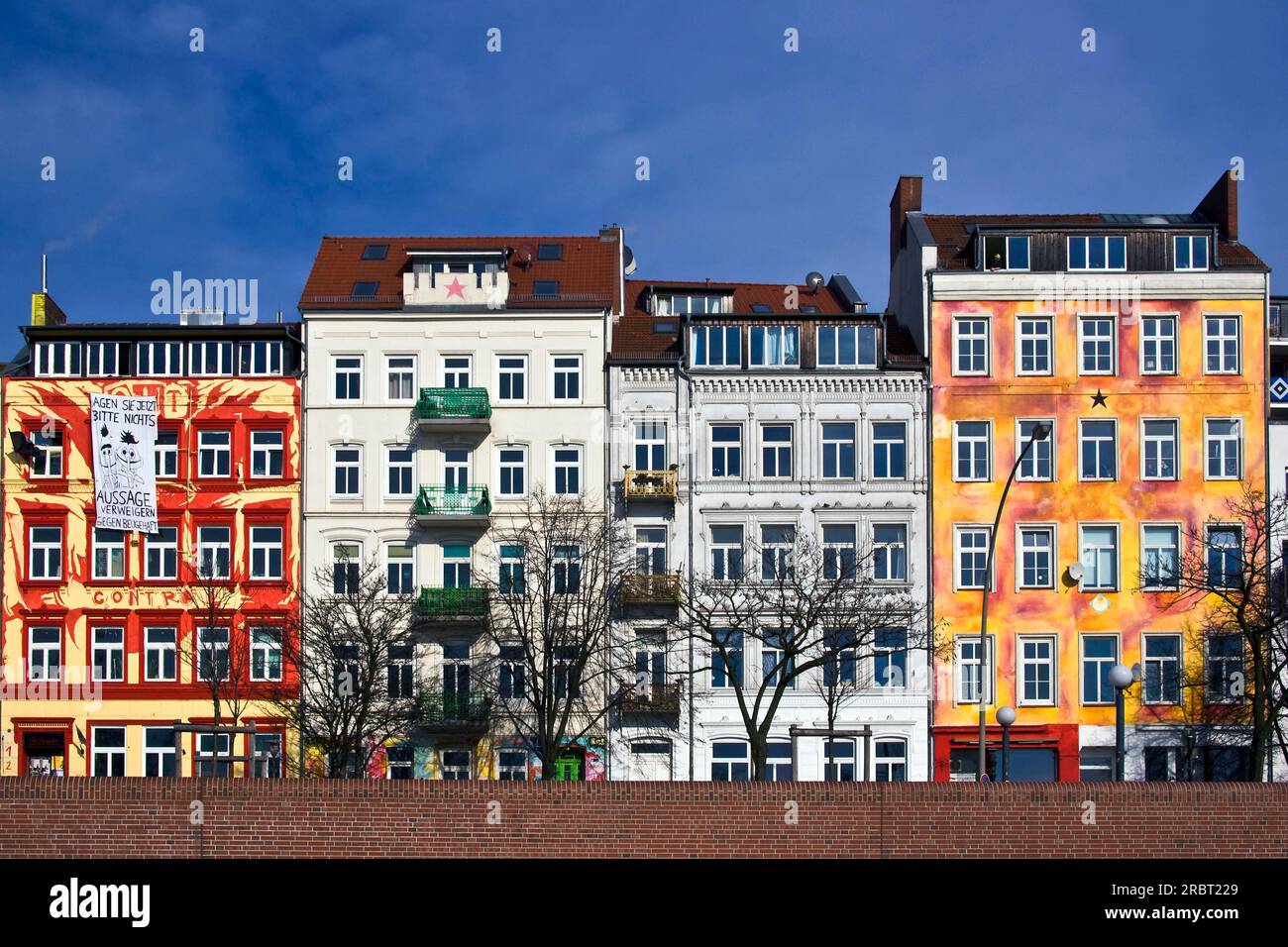 Colourful house facades, Hafenstrasse, St. Pauli, Hamburg, Germany Stock Photo
