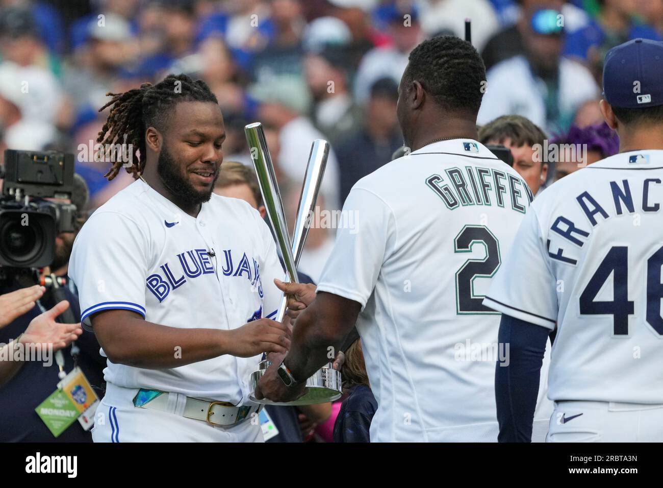 Former Seattle Mariner Ken Griffey Jr. reviews his photos as he takes  pictures during the MLB All-Star baseball Home Run Derby, Monday, July 10,  2023, in Seattle. (AP Photo/Lindsey Wasson Stock Photo 