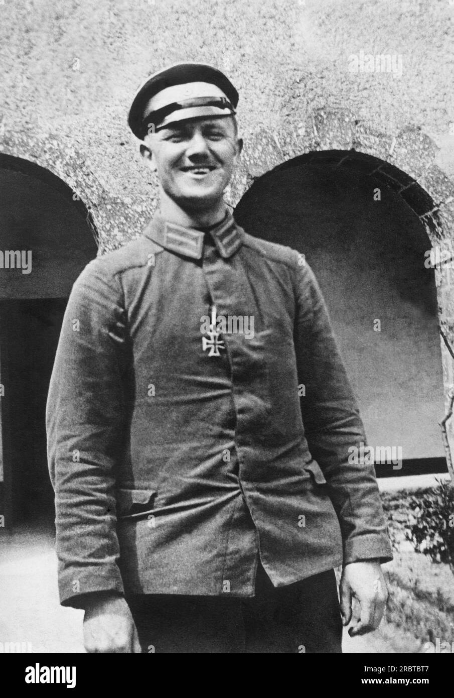 France:  c. 1916 A German prisoner of war who has been awarded the Iron Cross medal. Stock Photo