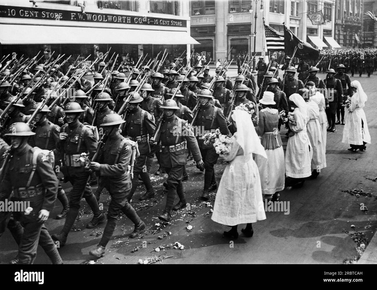 New York, New York:  August 7, 1919 The 2nd Division is welcomed home with a rose strewn parade in NYC. Stock Photo