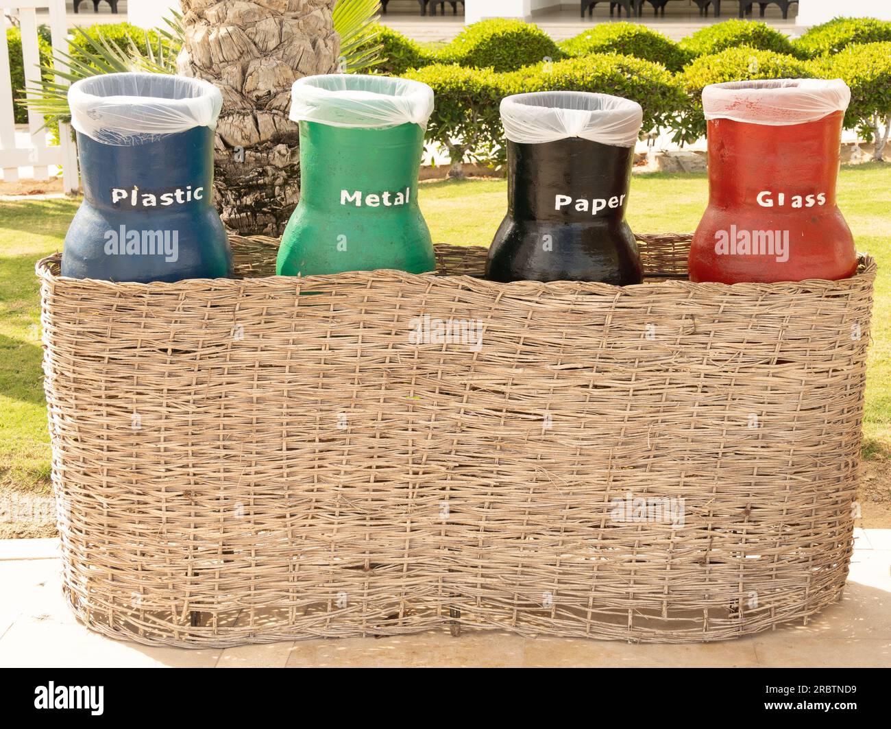 Arabic garbage cans, waste disposal, recycling, enviromentally friendly