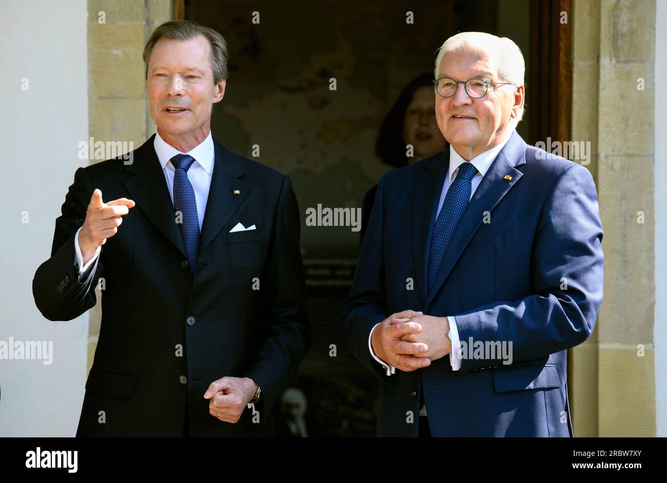 Luxemburg, Luxembourg. 11th July, 2023. German President Frank-Walter Steinmeier (r) and Grand Duke Henri of Luxembourg visit Robert Schuman's birthplace together and stand on the balcony there. President Steinmeier and his wife are in Luxembourg for a two-day official visit. Schuman was French prime minister. Credit: Bernd von Jutrczenka/dpa/Alamy Live News Stock Photo