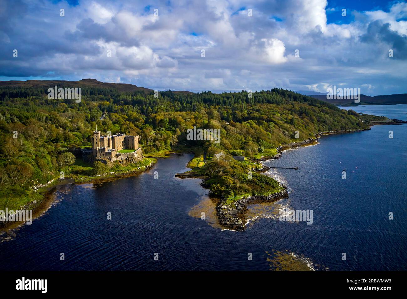 United Kingdom, Scotland, Isle of Skye, Loch Dunvegan, Dunvegan Castle