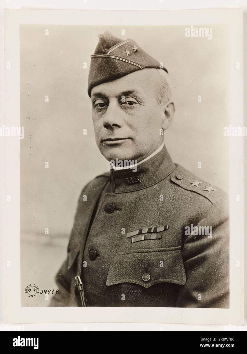 Soldiers on the Western Front during World War I participating in