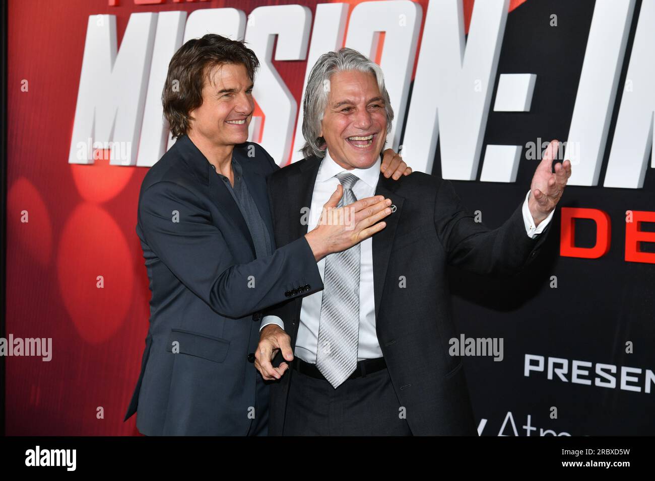 Tom Cruise and Tony Danza Stock Photo - Alamy
