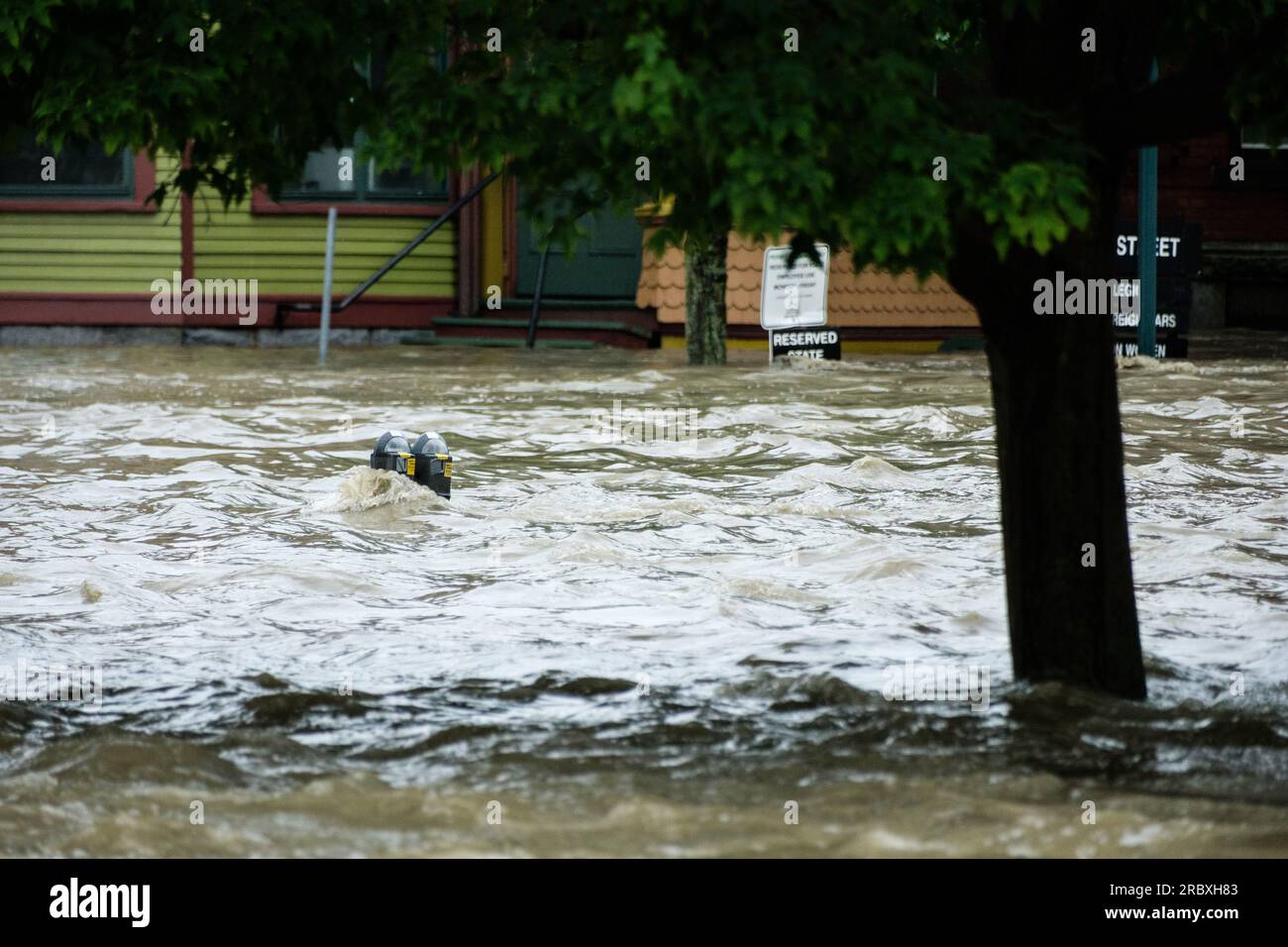Montpelier, USA. 11th July, 2023. Parking meters show current and water